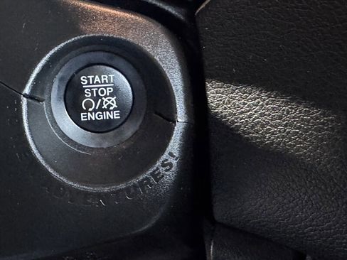 Used 2019 Jeep Renegade Latitude image 26