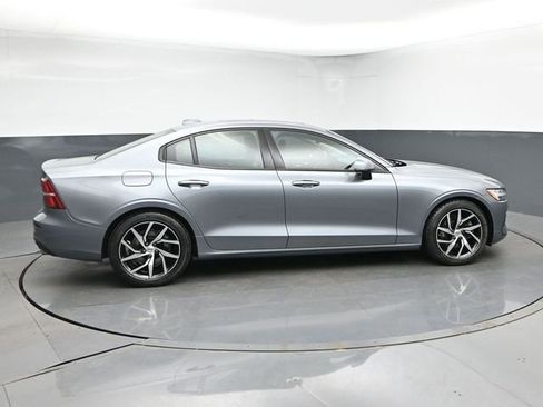 Used 2020 Volvo S60 T5 Momentum w/ Protection Package Premier FWD image 9