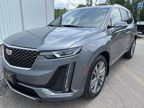 Used 2022 Cadillac XT6 Premium Luxury image 9