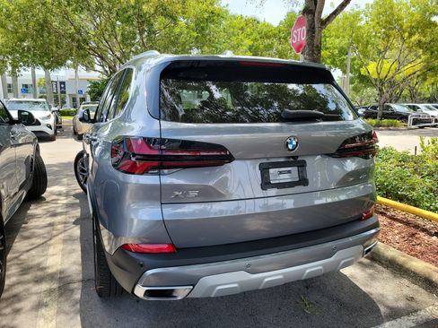 Used 2025 BMW X5 sDrive40i w/ Climate Comfort Package RWD image 9