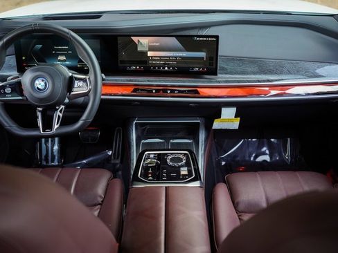 Used 2023 BMW i7 xDrive60 image 20