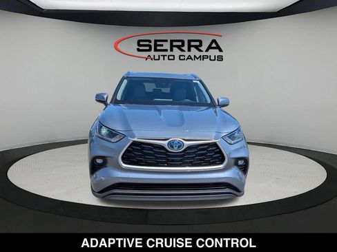 Used 2021 Toyota Highlander XLE AWD/4WD image 8