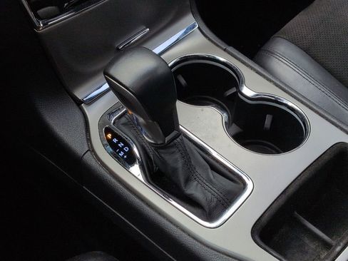 Used 2019 Jeep Grand Cherokee Altitude image 23