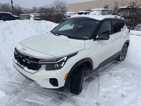 Used 2024 Kia Seltos S image 1