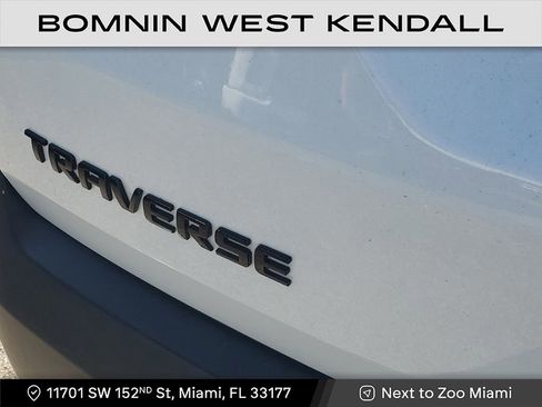 Used 2022 Chevrolet Traverse RS image 5