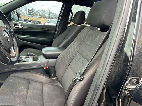 Used 2018 Jeep Grand Cherokee Laredo image 17