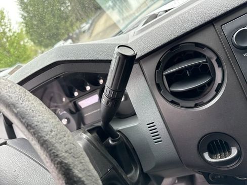 Used 2016 Ford F250 XL w/ Camper Package RWD image 19