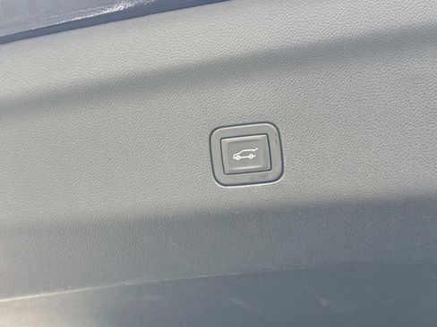 Certified 2025 GMC Yukon Denali image 14