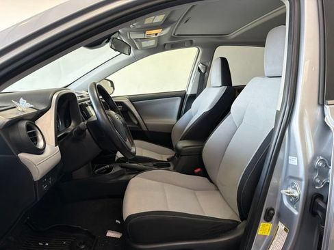 Used 2018 Toyota RAV4 XLE AWD/4WD image 13