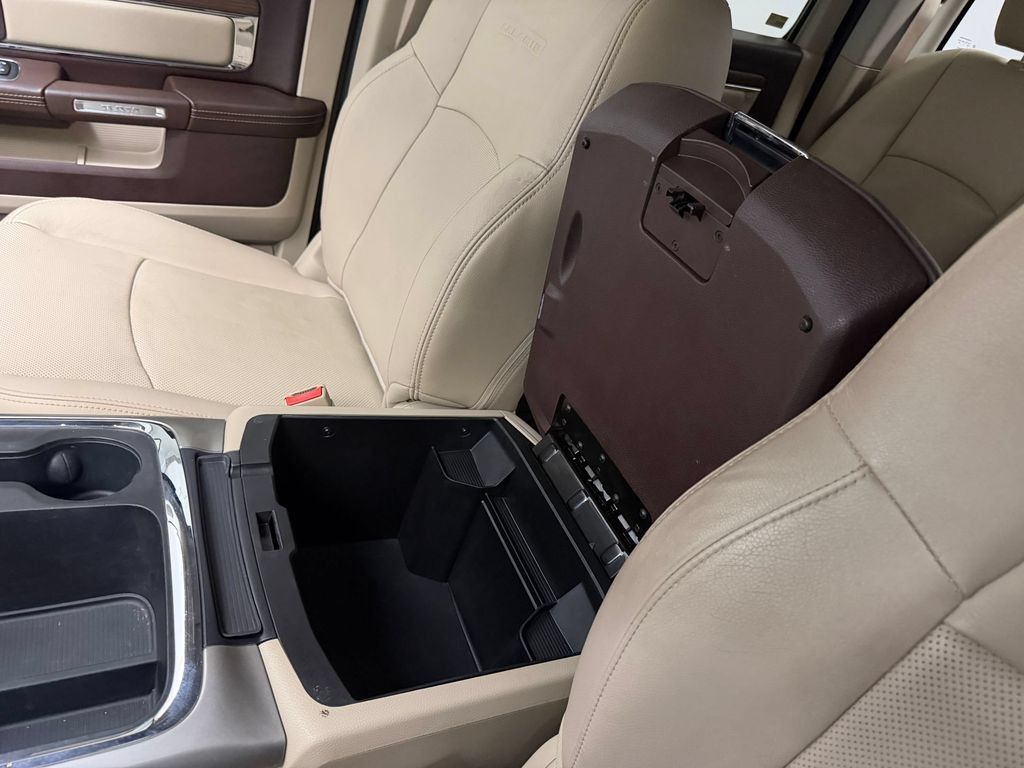 Used 2017 RAM 1500 Laramie w/ Convenience Group AWD/4WD image 33