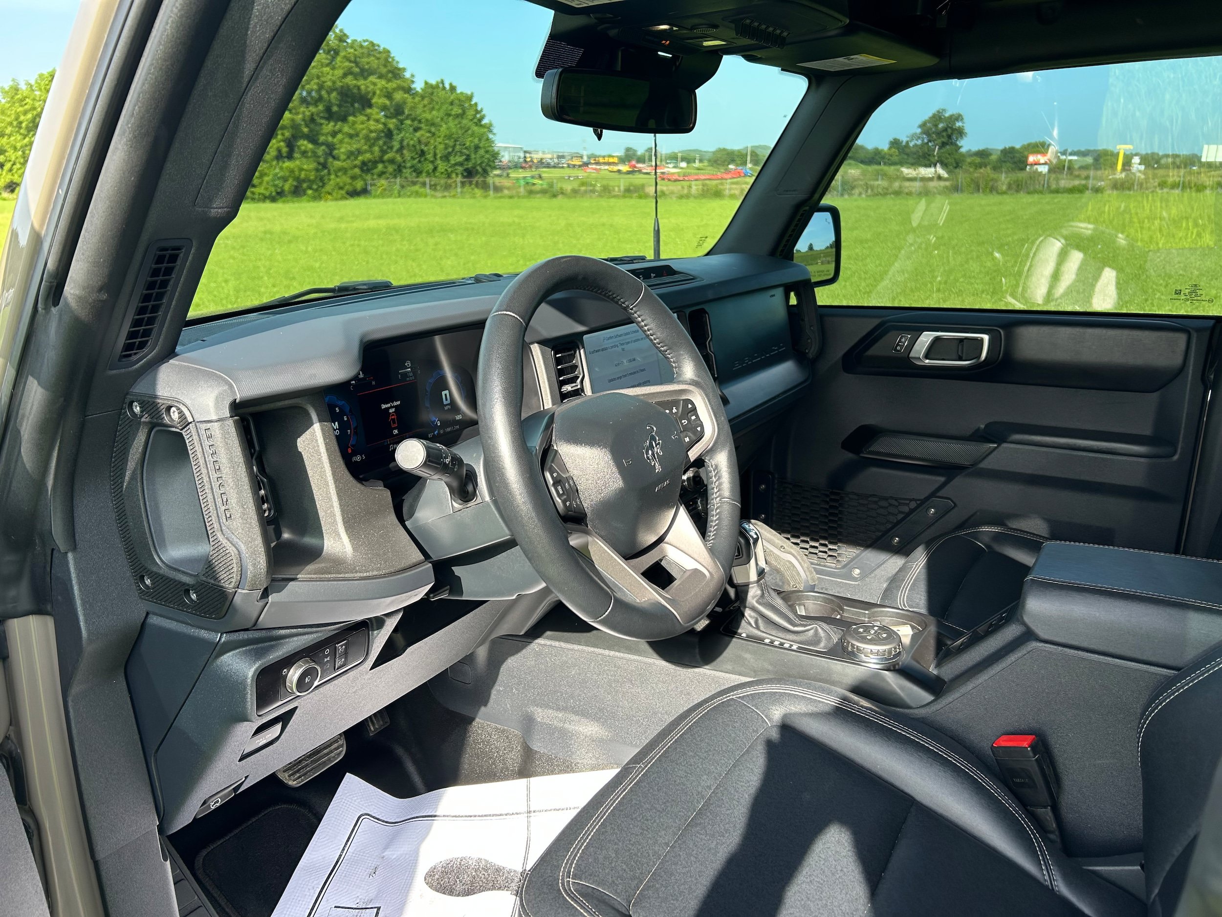 Used 2025 Ford Bronco Badlands AWD/4WD image 4