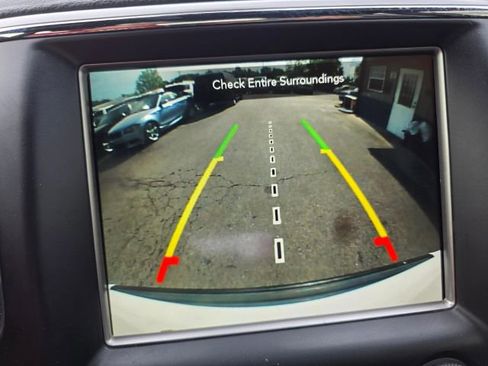 Used 2018 Jeep Grand Cherokee Altitude image 17