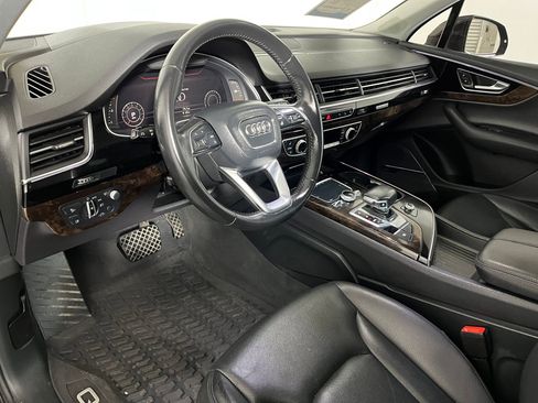 Used 2017 Audi Q7 3.0T Prestige image 3