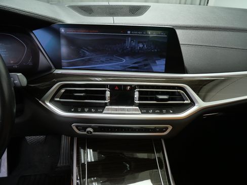 Used 2019 BMW X7 xDrive40i w/ Premium Package AWD/4WD image 19
