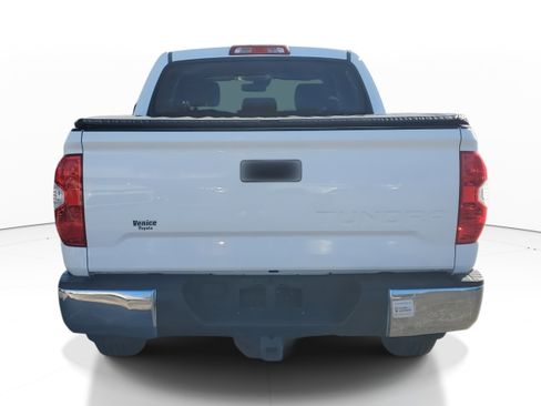 Used 2018 Toyota Tundra SR5 w/ SR5 Upgrade Package image 5