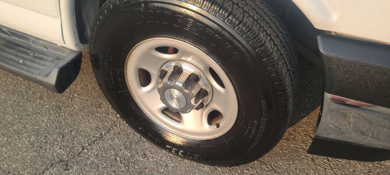 Used 2019 Chevrolet Express 3500 LT w/ LT Preferred Equipment Group RWD image 22