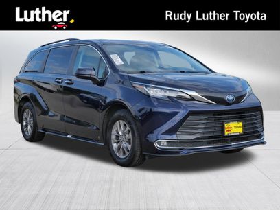 Certified 2023 Toyota Sienna XLE