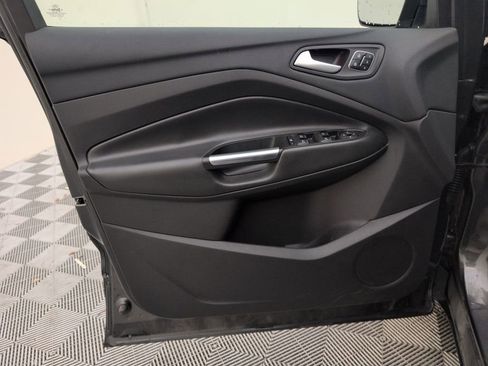 Used 2017 Ford Escape Titanium image 31