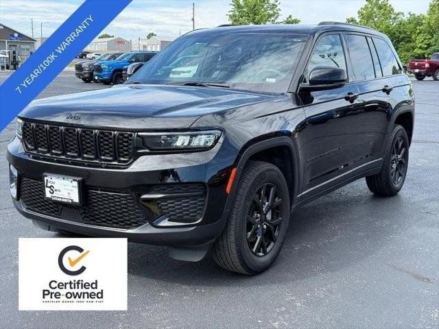 Certified 2024 Jeep Grand Cherokee Altitude AWD/4WD image 8