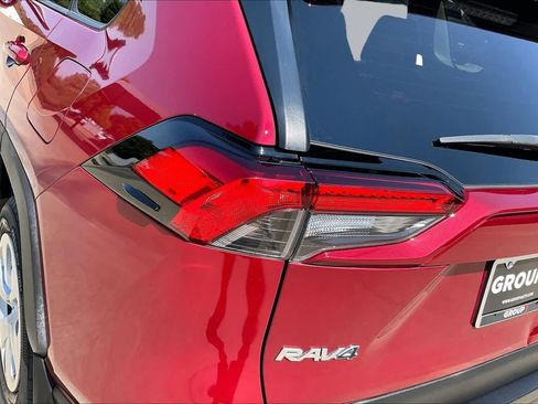 Used 2021 Toyota RAV4 LE FWD image 28