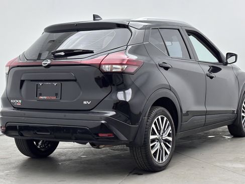 Used 2023 Nissan Kicks SV FWD image 7
