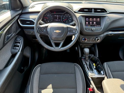 Used 2021 Chevrolet TrailBlazer LS AWD/4WD image 33