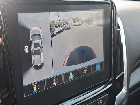 Used 2023 Chevrolet Traverse LT w/ LT Premium Package AWD/4WD image 18