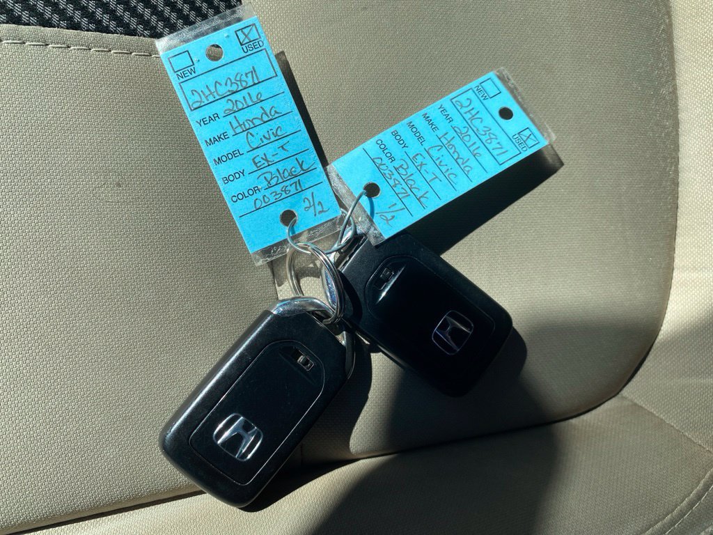 Used 2016 Honda Civic EX-T image 9