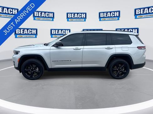 Used 2023 Jeep Grand Cherokee L Laredo AWD/4WD image 5