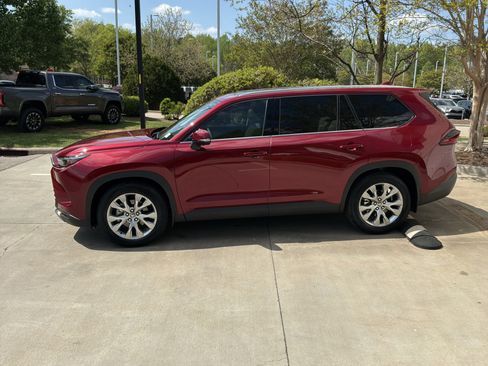 Used 2025 Toyota Grand Highlander FWD image 7