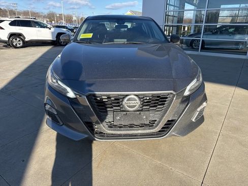Used 2022 Nissan Altima 2.0 SR image 2