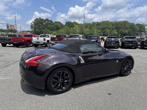 Used 2015 Nissan 370Z Touring RWD image 3