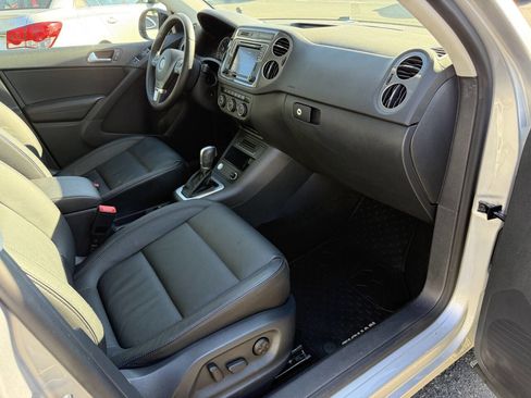 Used 2017 Volkswagen Tiguan Sport image 13