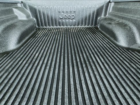 Used 2022 Jeep Gladiator Sport image 34