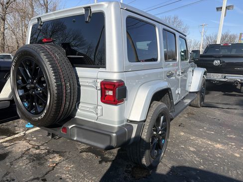 Used 2023 Jeep Wrangler Sahara w/ Cold Weather Group image 7