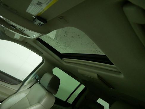 Used 2015 GMC Yukon XL SLT w/ Open Road Package image 11