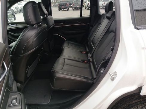 New 2026 Jeep Grand Cherokee Limited image 16