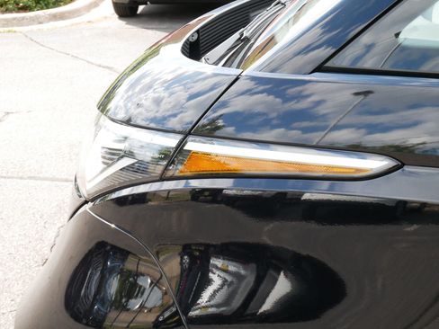 Certified 2025 Volkswagen ID. Buzz Pro S RWD image 16
