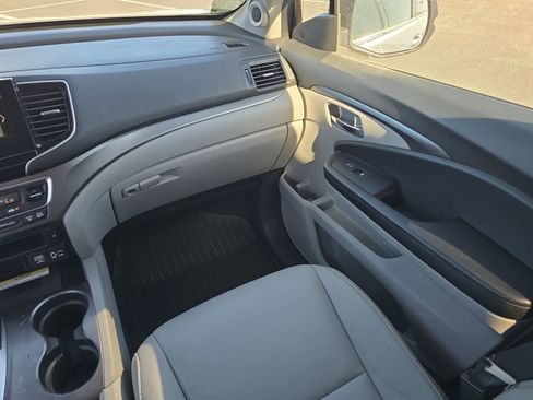 Used 2021 Honda Pilot Special Edition image 12