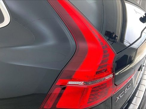 Certified 2023 Volvo XC60 B5 Plus w/ Protection Package Premier image 41