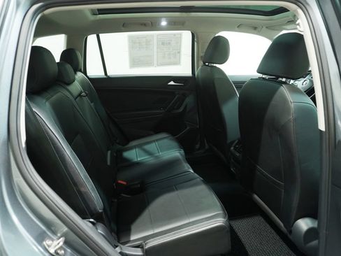 Used 2019 Volkswagen Tiguan SEL AWD/4WD image 14