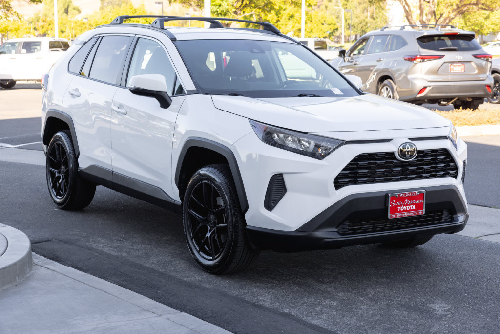 Certified 2021 Toyota RAV4 LE FWD image 3