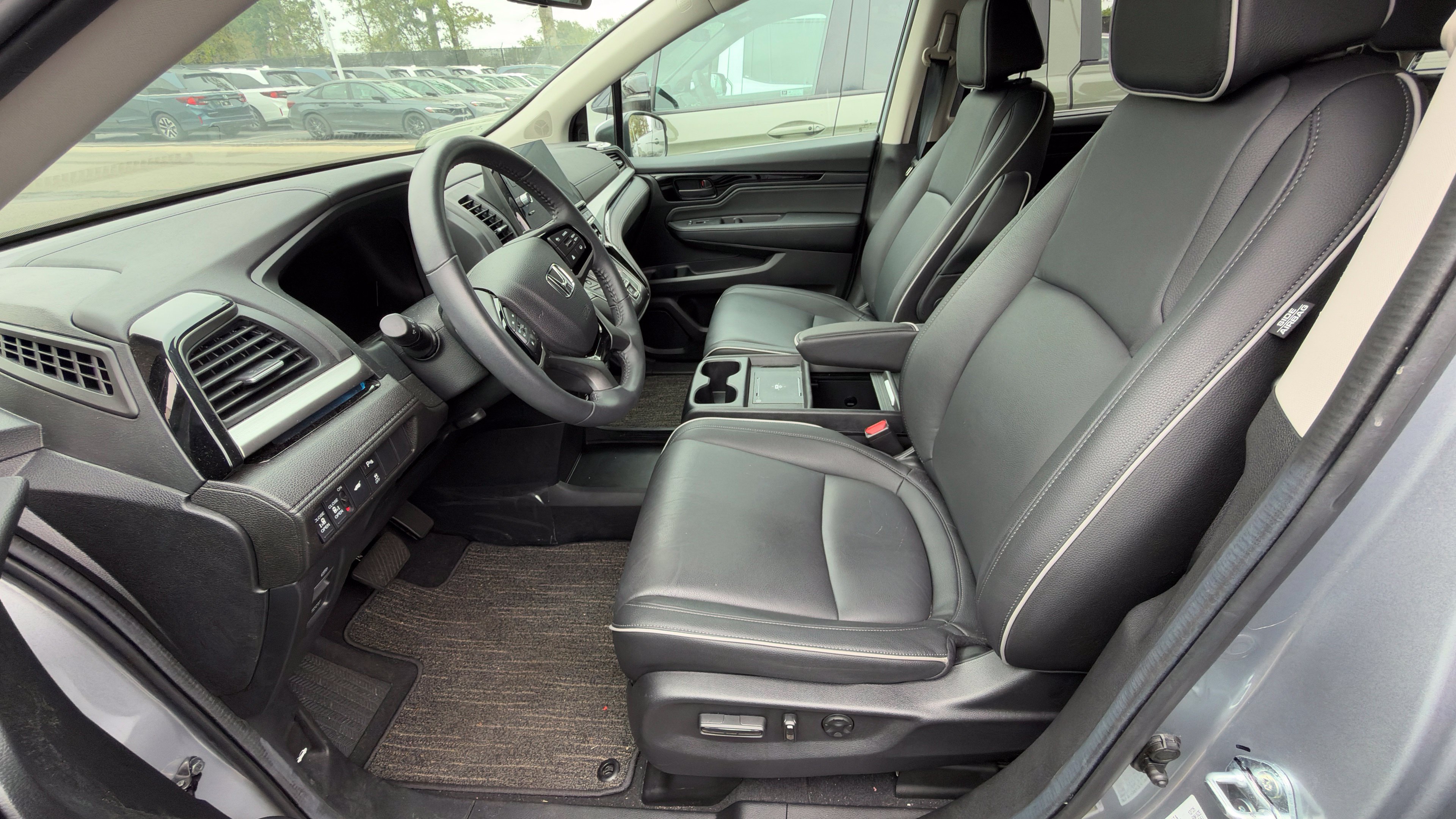 Used 2026 Honda Odyssey Touring image 4