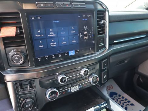 Used 2023 Ford F250 Lariat w/ Lariat Ultimate Package AWD/4WD image 15