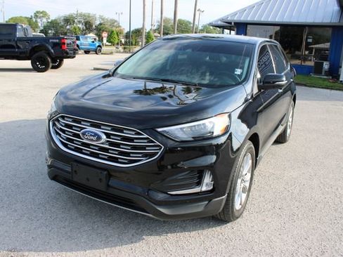 Used 2024 Ford Edge Titanium AWD/4WD image 3