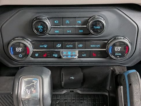 Certified 2024 Ford Bronco Wildtrak AWD/4WD image 28