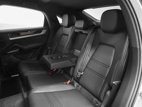 New 2026 Porsche Cayenne Coupe image 41