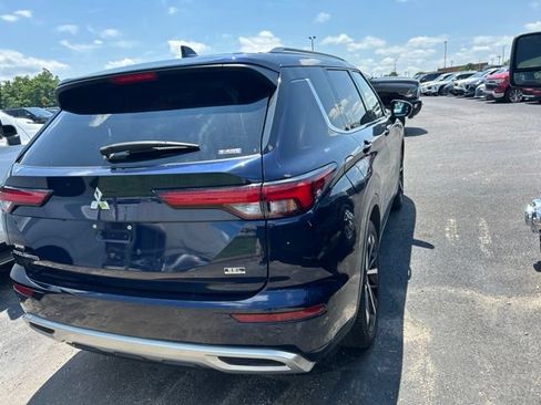Used 2022 Mitsubishi Outlander SEL AWD/4WD image 2