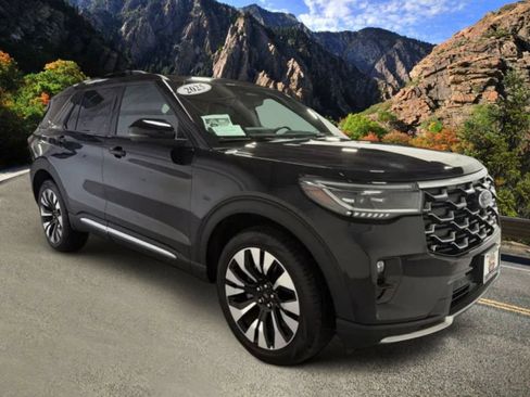 Used 2025 Ford Explorer Platinum w/ LUX Leather Package AWD/4WD image 8