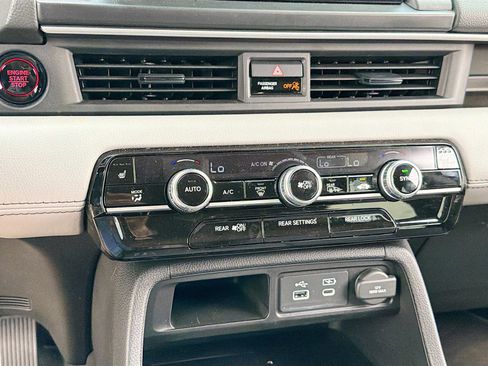 Used 2025 Honda Pilot EX-L image 14